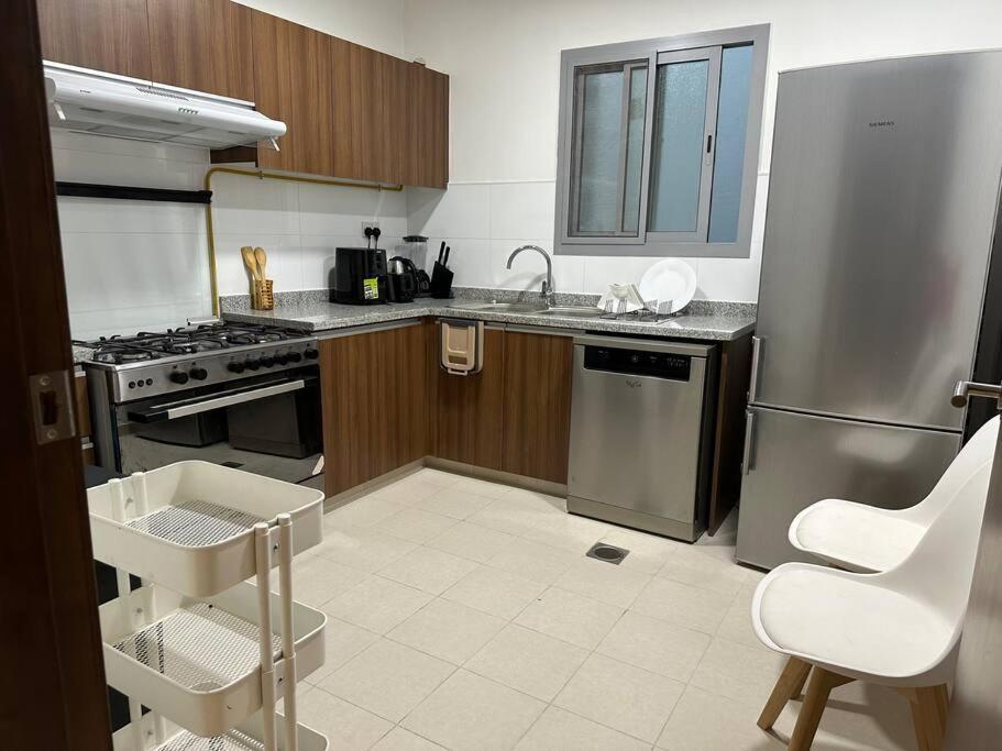 Luxurious Spacious Family Apartment *