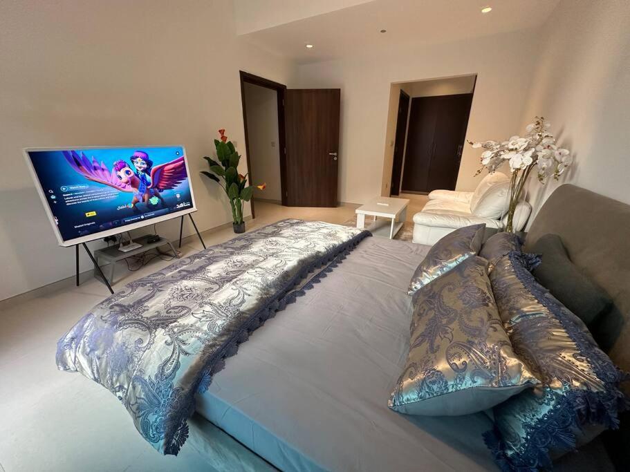 Luxurious Spacious Family Apartment